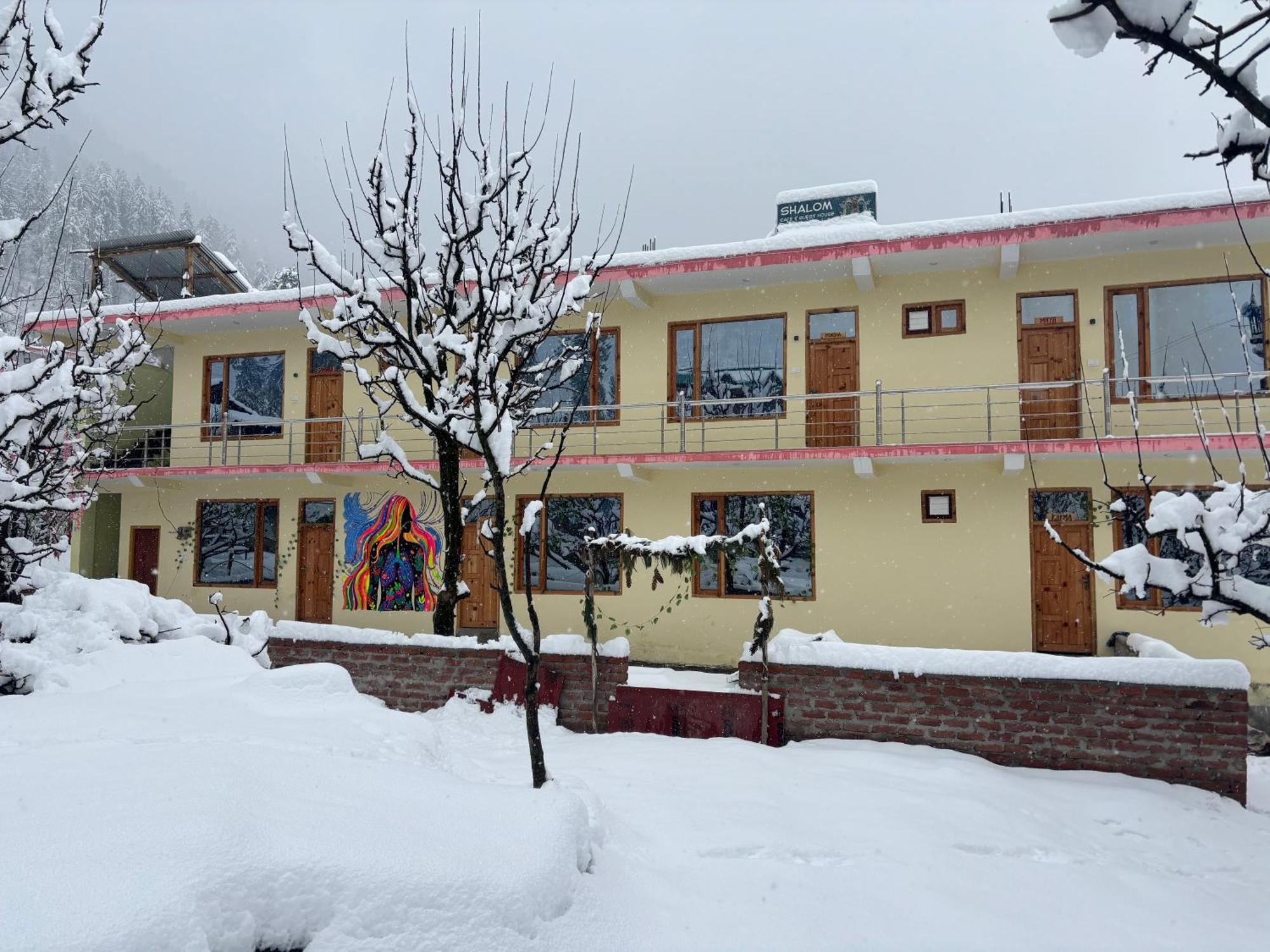 Shalom Guesthouse And Cafe Kalgha Exterior photo