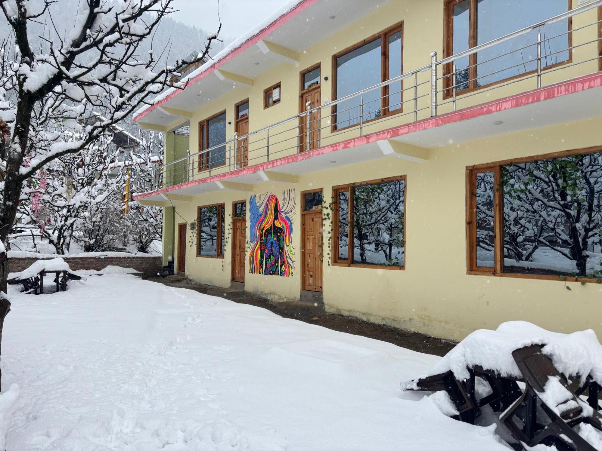 Shalom Guesthouse And Cafe Kalgha Exterior photo