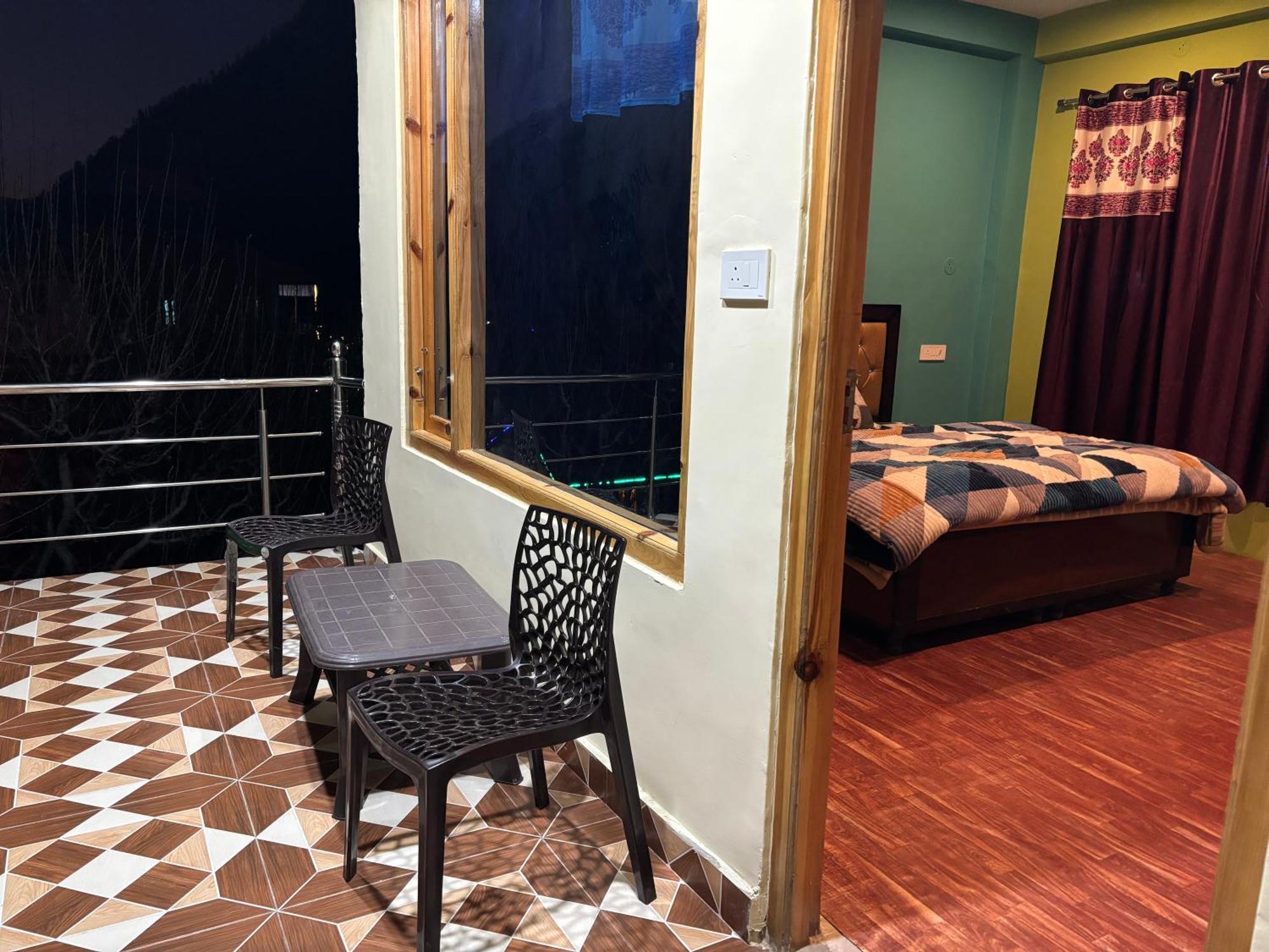 Shalom Guesthouse And Cafe Kalgha Exterior photo