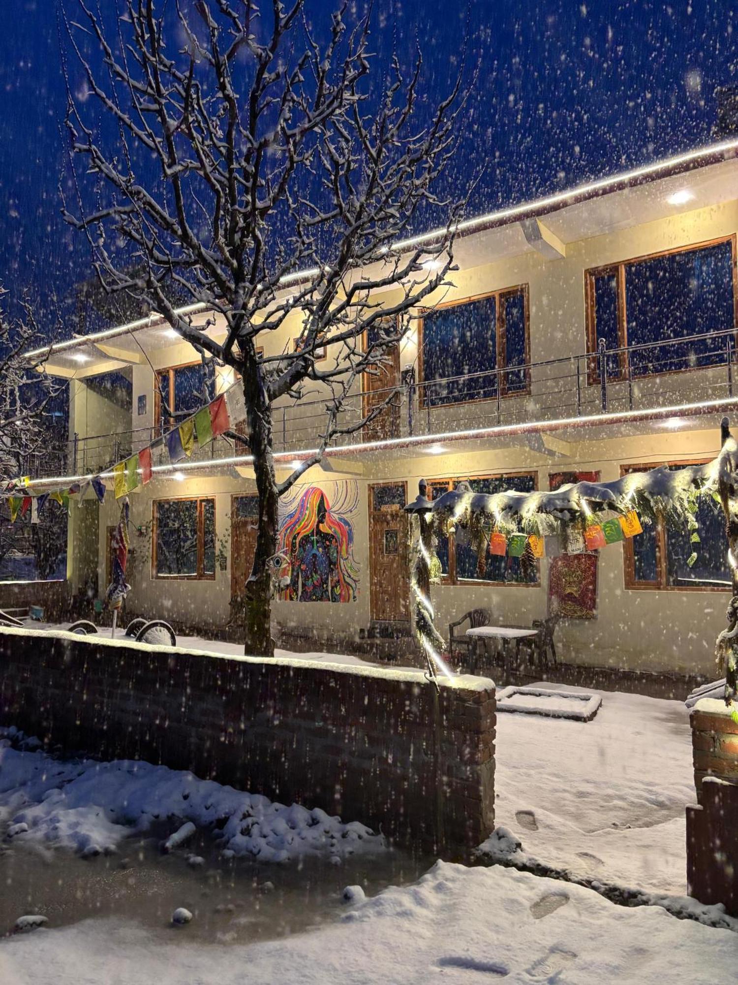 Shalom Guesthouse And Cafe Kalgha Exterior photo